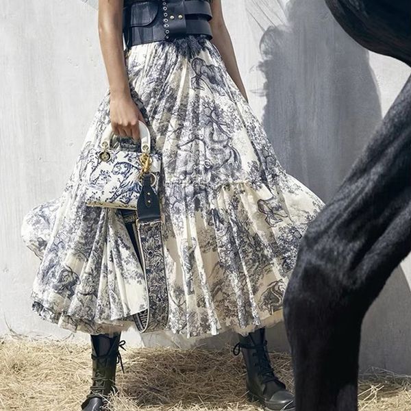 2019 runway women long skirt animal printing high waist pleated large pendant skirt european designer party maxi skirt, Black
2019 runway women long skirt animal printing high waist pleated large pendant skirt european designer party maxi skirt, Black