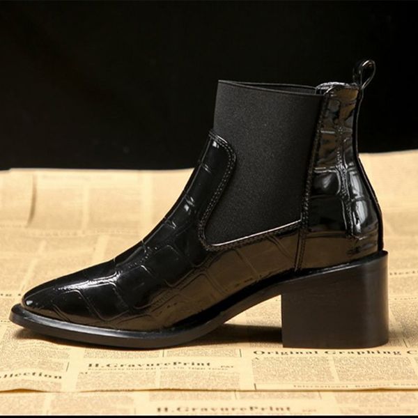2019 plush ankle boots winter women square heel boots england style patent leather high heel shoes female, Black
2019 plush ankle boots winter women square heel boots england style patent leather high heel shoes female, Black