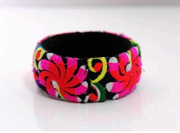 national style embroidered bracelet personality wood jewelry woman accessories classic multicolor retro bracelet selling fashion accessory, Black
national style embroidered bracelet personality wood jewelry woman accessories classic multicolor retro bracelet selling fashion accessory, Black
