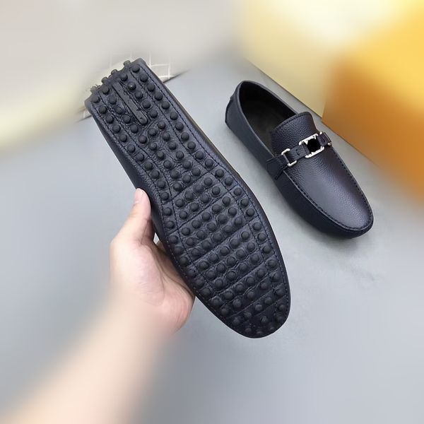 19ss new black and white printed men's casual shoes fashion gold tassel men loafers luxury brands men business shoes
19ss new black and white printed men's casual shoes fashion gold tassel men loafers luxury brands men business shoes