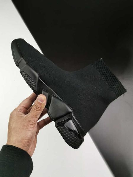 the new 2020 sock shoe the loafer the emperor shoe a kick in this pair of 20 spring models adds an air cushion to give it comfort, Black
the new 2020 sock shoe the loafer the emperor shoe a kick in this pair of 20 spring models adds an air cushion to give it comfort, Black