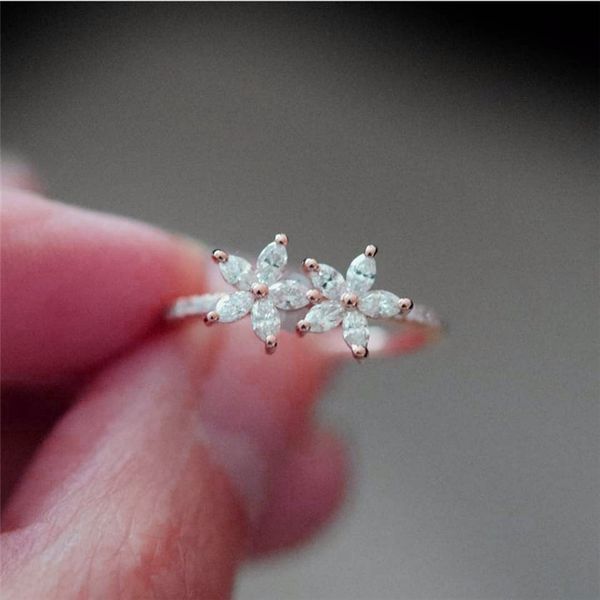 newbuy 2019 new fashion rose gold color flower ring for women luxury crystal ring clear zirconia jewelry femme bijoux dropship, Silver
newbuy 2019 new fashion rose gold color flower ring for women luxury crystal ring clear zirconia jewelry femme bijoux dropship, Silver