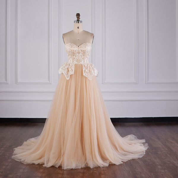 elegant sweetheart tulle champagne wedding dresses a-line white lace appliques elegant wedding dresses bare back bridal gowns robe de soiree
elegant sweetheart tulle champagne wedding dresses a-line white lace appliques elegant wedding dresses bare back bridal gowns robe de soiree