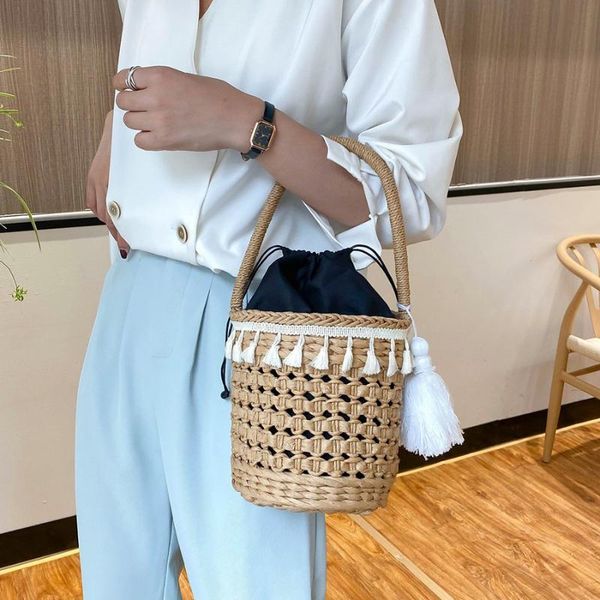 2020 fashion rattan buckets bags for women tassel handbags casual woven shoulder crossbody bags summer beach straw bag
2020 fashion rattan buckets bags for women tassel handbags casual woven shoulder crossbody bags summer beach straw bag