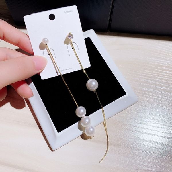 new ins fashion luxury designer glittering shiny zircon long pearl chandelier dangle stud earrings for woman girls, Golden;silver
new ins fashion luxury designer glittering shiny zircon long pearl chandelier dangle stud earrings for woman girls, Golden;silver