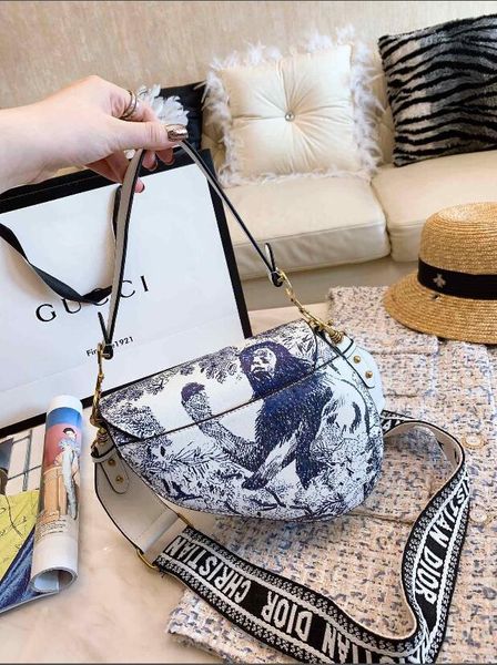 2020 new fashion ladies classic wild women's handbag messenger bag ladies backpack shoulder bag wallet
2020 new fashion ladies classic wild women's handbag messenger bag ladies backpack shoulder bag wallet