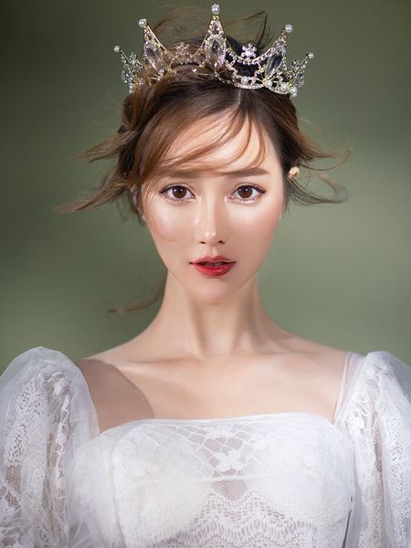 trendy gold tiaras and crowns women bridal hair accessories headpiece crystal rhinestone diadem luxury wedding hair jewelry, Golden;white
trendy gold tiaras and crowns women bridal hair accessories headpiece crystal rhinestone diadem luxury wedding hair jewelry, Golden;white