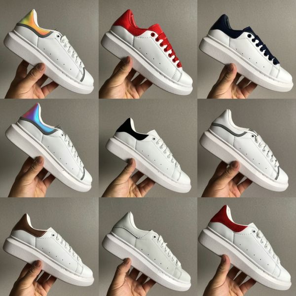 luxury leather flat women casual shoes silver reflective golden white black velvet designers mens lace up walking outdoor sport sneakers
luxury leather flat women casual shoes silver reflective golden white black velvet designers mens lace up walking outdoor sport sneakers