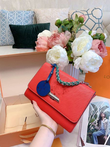 package classic small bread chain leather shoulder bags aslant portable joker color pure water ripple handbag girls women
package classic small bread chain leather shoulder bags aslant portable joker color pure water ripple handbag girls women