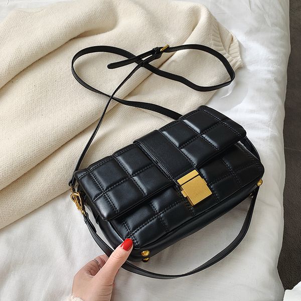 fashion elegant female plaid tote bag 2020 new pu leather women's designer handbag lock shoulder messenger bag
fashion elegant female plaid tote bag 2020 new pu leather women's designer handbag lock shoulder messenger bag