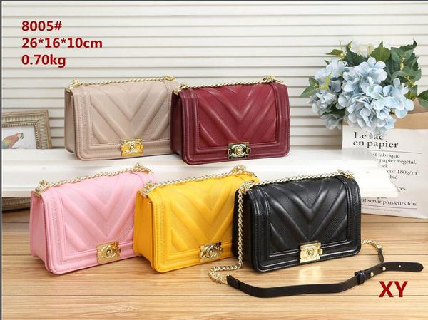 2020 new classic ladies classic wild fashion classic square chain bag handbag backpack messenger bag ladies shoulder bag
2020 new classic ladies classic wild fashion classic square chain bag handbag backpack messenger bag ladies shoulder bag