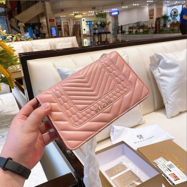 2020 fashion lady cross handbag, envelope bag, classic, small and versatile one-shoulder bag
2020 fashion lady cross handbag, envelope bag, classic, small and versatile one-shoulder bag