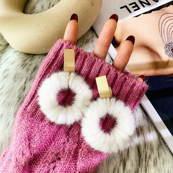 new autumn winter velvet plush hair ball geometric circles dangle earrings for women fashion jewelry statement big drop earring, Silver
new autumn winter velvet plush hair ball geometric circles dangle earrings for women fashion jewelry statement big drop earring, Silver