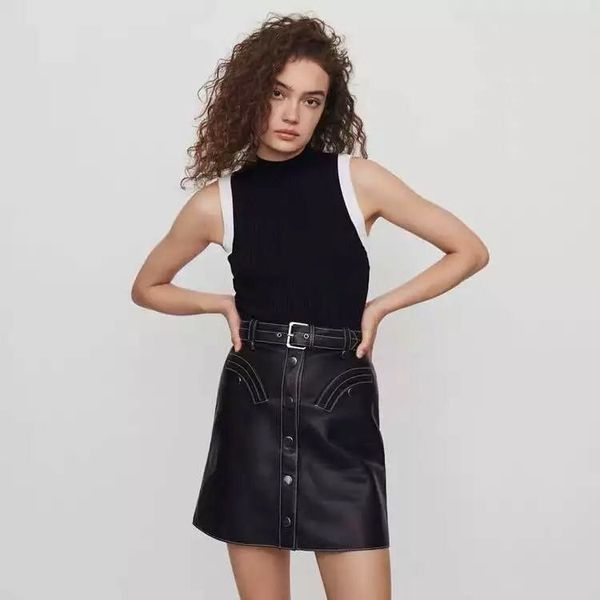 2019 autumn and winter new women's color contrast vertical slim knit top, Black;white
2019 autumn and winter new women's color contrast vertical slim knit top, Black;white