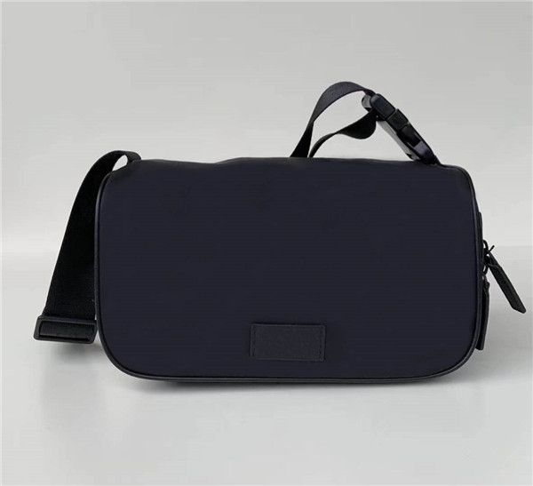 global classic deluxe package canvas leather cowhide pockets the highest quality handbag 3394 size 25cm 15cm 13cm
global classic deluxe package canvas leather cowhide pockets the highest quality handbag 3394 size 25cm 15cm 13cm