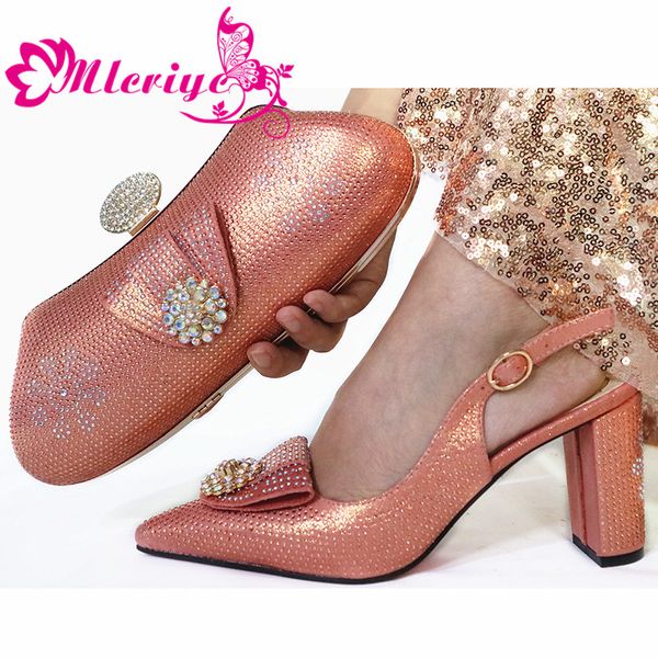 2019 new fashion in peach color african women shoes and bag set decorated with crystal flower slipper, Black
2019 new fashion in peach color african women shoes and bag set decorated with crystal flower slipper, Black