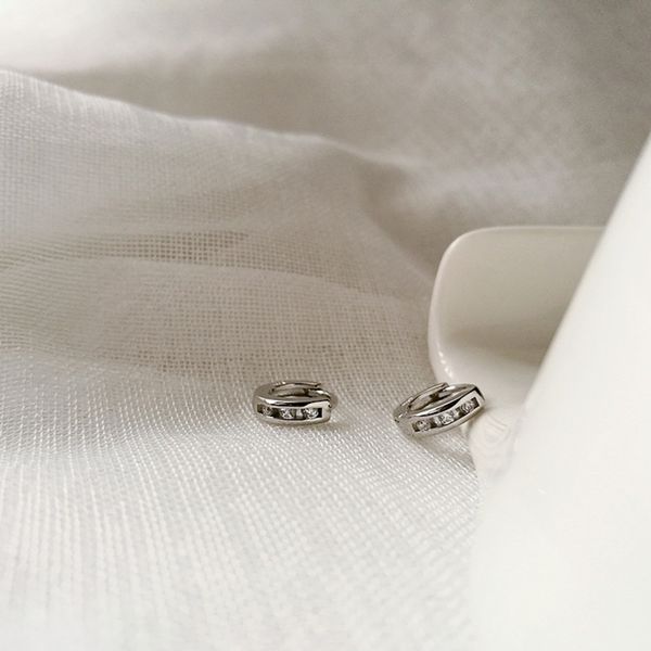 925 sterling silver earring fashion zircon hollow circle small ear ring ear bone buckle wild trend female girl jewelry, Golden;silver
925 sterling silver earring fashion zircon hollow circle small ear ring ear bone buckle wild trend female girl jewelry, Golden;silver