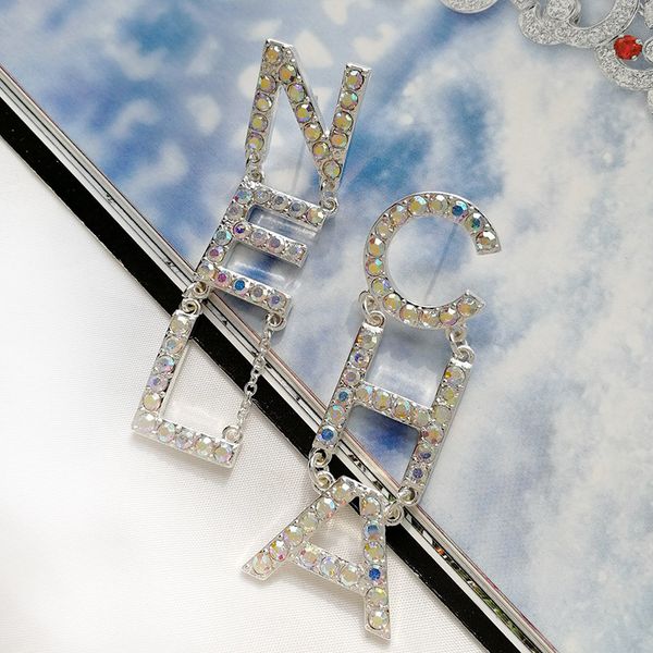 High Quality Luxury Full Rhinestone Letter Stud Earrings Handmade Tassel Earrings Ear Clips Women Girls Jewelry Birthday Gift 6 Styles M001F
High Quality Luxury Full Rhinestone Letter Stud Earrings Handmade Tassel Earrings Ear Clips Women Girls Jewelry Birthday Gift 6 Styles M001F