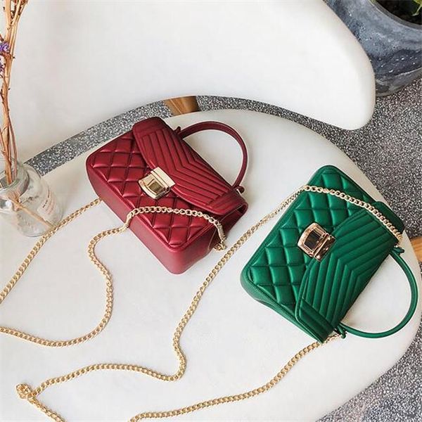 factory wholesale women handbag new golden buckle sweet lady chain bag summer waterproof candy colored jelly bag joker lingge fashion bag, Black;red
factory wholesale women handbag new golden buckle sweet lady chain bag summer waterproof candy colored jelly bag joker lingge fashion bag, Black;red