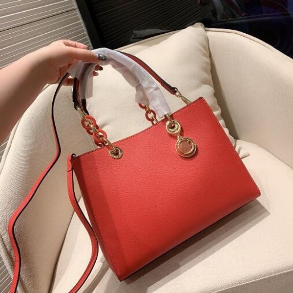 classic head layer cohide, hardcover logo hardware design simple shoulder carry portable joker practical quality super nice size 30* 22cm
classic head layer cohide, hardcover logo hardware design simple shoulder carry portable joker practical quality super nice size 30* 22cm