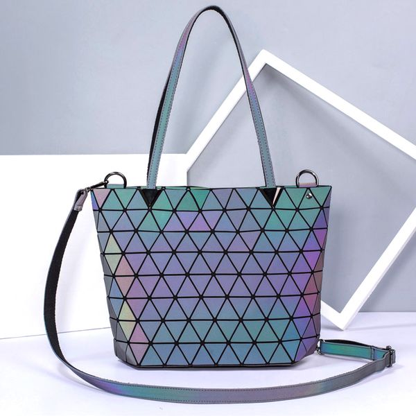 2020 luminous color changing women's handbags diamond pattern geometric rhombus shoulder bag removable shoulder strap large size
2020 luminous color changing women's handbags diamond pattern geometric rhombus shoulder bag removable shoulder strap large size