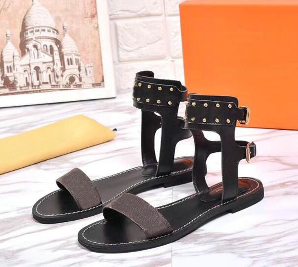 2018 new arrived luxurious womens flat sandals shoes fashion girl brown sandals summer casual flip flop shoes 35-41 with box, Black
2018 new arrived luxurious womens flat sandals shoes fashion girl brown sandals summer casual flip flop shoes 35-41 with box, Black