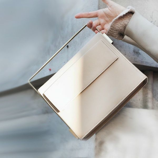 designer metal pole women handbags totes bag handbags women famous brands 2020 shoulder crossbody bags evening clutches purse
designer metal pole women handbags totes bag handbags women famous brands 2020 shoulder crossbody bags evening clutches purse