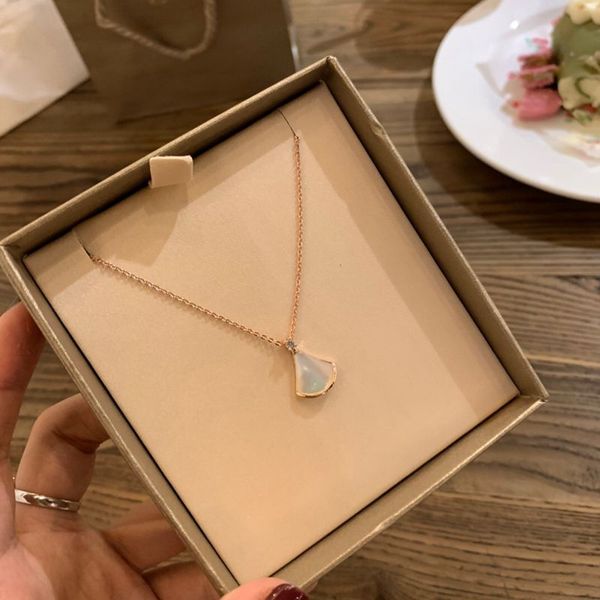famous brand jewelry fashion titanium steel necklace rose gold white fritillary small fan pendant necklace menswear women whole, Silver
famous brand jewelry fashion titanium steel necklace rose gold white fritillary small fan pendant necklace menswear women whole, Silver