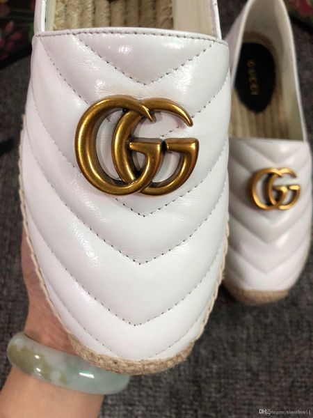 2020 latest famous brand shoes casual shoes with dust bag for women with red bottom, low and flat bottom, Black
2020 latest famous brand shoes casual shoes with dust bag for women with red bottom, low and flat bottom, Black