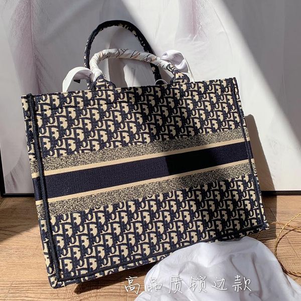 brand embroidery shopping bag designer handbag high capacity ladies letter tote shoulder bag two sizes 42cm 35cm
brand embroidery shopping bag designer handbag high capacity ladies letter tote shoulder bag two sizes 42cm 35cm