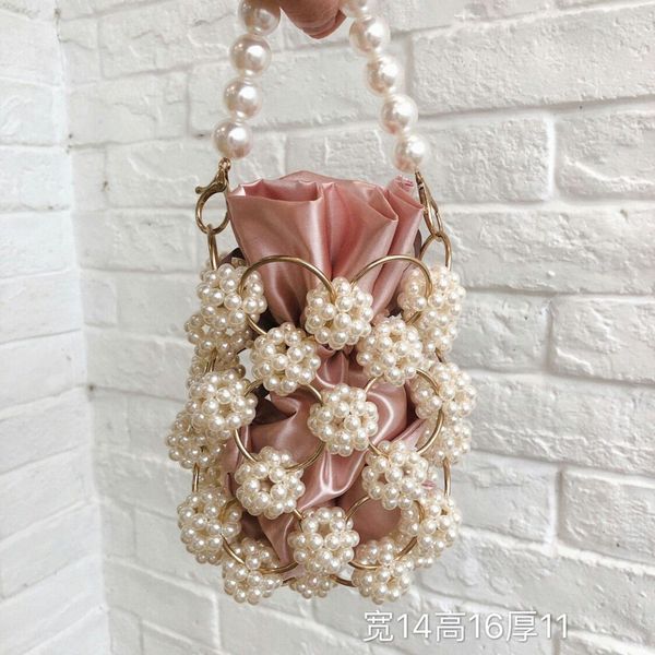 elegant female pearl tote bag 2019 fashion new woven pearl women's designer handbag sweet shoulder messenger bag
elegant female pearl tote bag 2019 fashion new woven pearl women's designer handbag sweet shoulder messenger bag