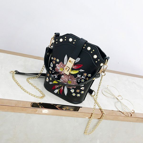 kkmhan brand 2019 new women flowers leather square bag flower pearl chain shoulder messenger bag dropshipping schoudertas dames
kkmhan brand 2019 new women flowers leather square bag flower pearl chain shoulder messenger bag dropshipping schoudertas dames