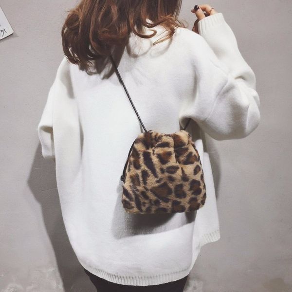 2020 autumn new ins super fire cool leopard drawstring plush bag messenger bag casual shoulder furry fluffy
2020 autumn new ins super fire cool leopard drawstring plush bag messenger bag casual shoulder furry fluffy