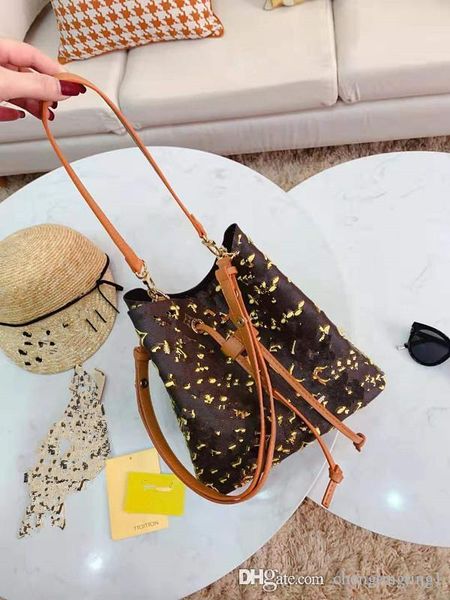 вышивка reading классической подушки кулиска tote bucket bag euramerican мода одного плечо сумка посыльное высокое качество packagee
вышивка reading классической подушки кулиска tote bucket bag euramerican мода одного плечо сумка посыльное высокое качество packagee