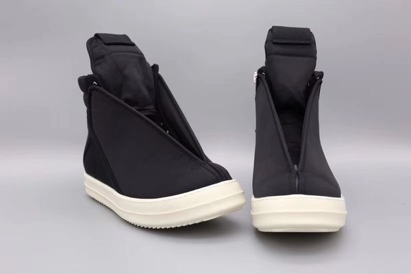 silk surface thick winter welfare shark head boots exclusively tpu milky-soled shoes fashion factory outlet men boots, Black
silk surface thick winter welfare shark head boots exclusively tpu milky-soled shoes fashion factory outlet men boots, Black
