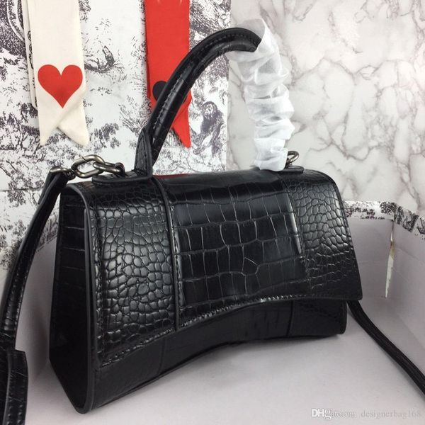 fashion luxury lady designer handbag leather cowhide flip bag chain messenger bag shoulder bags wallet curved bags
fashion luxury lady designer handbag leather cowhide flip bag chain messenger bag shoulder bags wallet curved bags