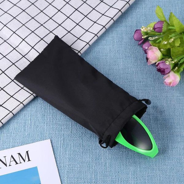 dustproof eyeglasses pouch soft cloth glasses bag sunglasses case waterproof eyewear accessories speckle solid 180mm*90mm*5mm, Silver
dustproof eyeglasses pouch soft cloth glasses bag sunglasses case waterproof eyewear accessories speckle solid 180mm*90mm*5mm, Silver