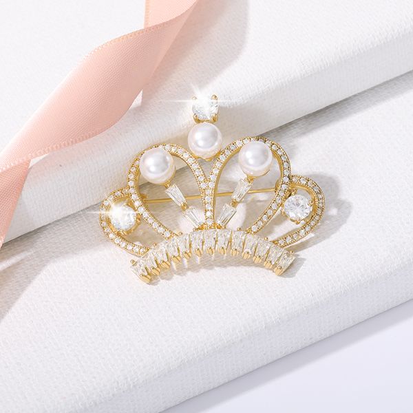 crown brooch inlaid crystal zircon glass atmosphere clothing apparel men and women pins copper temperament gifts xz030, Gray
crown brooch inlaid crystal zircon glass atmosphere clothing apparel men and women pins copper temperament gifts xz030, Gray
