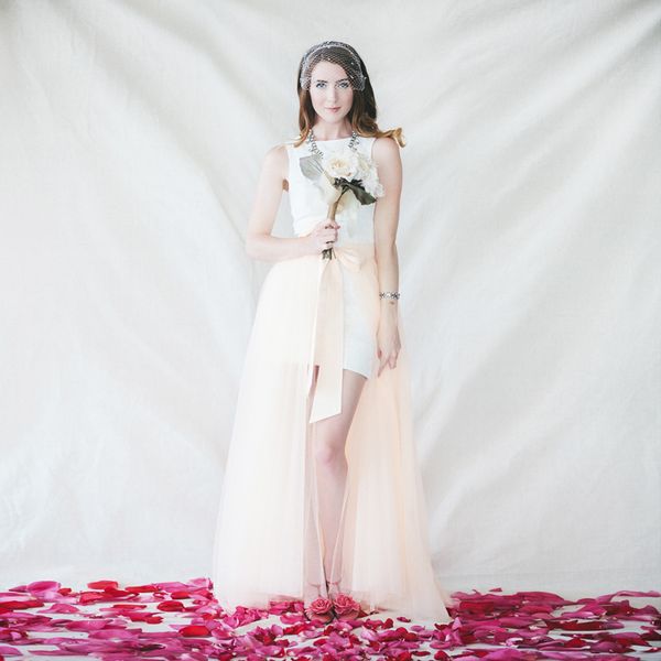 graceful peach tulle overskirt floor length tutu detachable train skirt for wedding gowns custom made sashes saia jupe, Black
graceful peach tulle overskirt floor length tutu detachable train skirt for wedding gowns custom made sashes saia jupe, Black