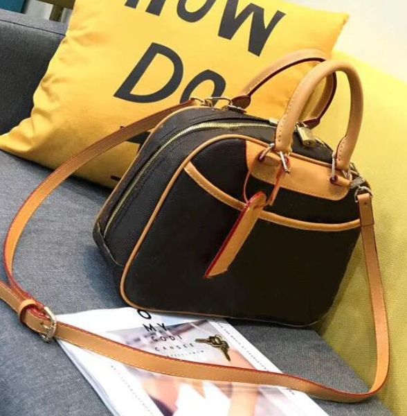 designer bags woman luxury handbags crossbody shoulder bag men brand briefcase bag presbyopia l0g0
designer bags woman luxury handbags crossbody shoulder bag men brand briefcase bag presbyopia l0g0