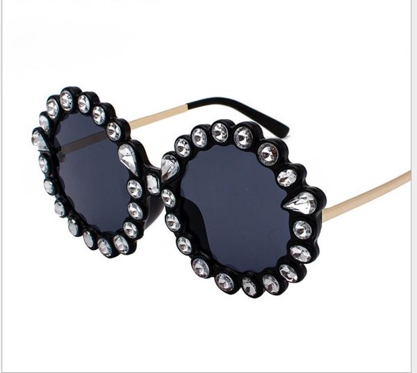 classic round large frame full of diamond sunglasses fashion europe and the united states fan network red wind diamond sunglasses, White;black
classic round large frame full of diamond sunglasses fashion europe and the united states fan network red wind diamond sunglasses, White;black