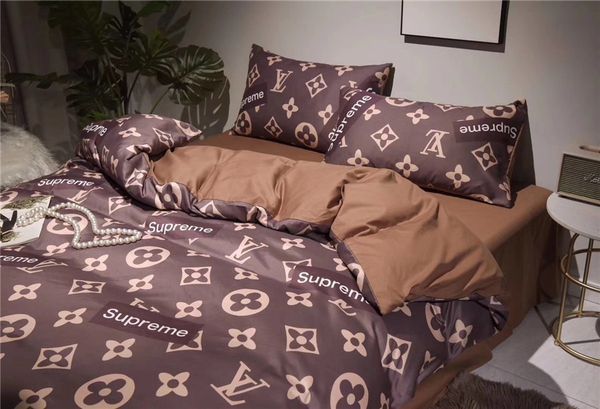 AB Side Different Materials Bedding Bedding Suit New Arrive Brown Letter Bed Cover Suit 4PCS Full Flower 4 Color Bedding Supplies
AB Side Different Materials Bedding Bedding Suit New Arrive Brown Letter Bed Cover Suit 4PCS Full Flower 4 Color Bedding Supplies