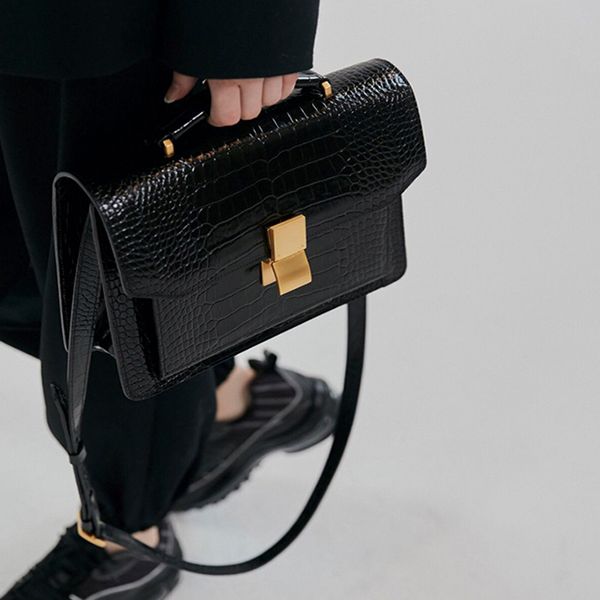 солнечный берег классический сумка аллигатор pu кожаный лоскут box totes сумки черный повседневный crossbody плеча женщин сумки
солнечный берег классический сумка аллигатор pu кожаный лоскут box totes сумки черный повседневный crossbody плеча женщин сумки