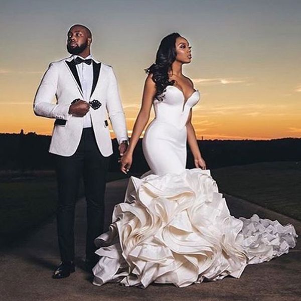 latest coat pants design white suits men wedding terno masculino costume homme peaked lapel groomsmen tuxedos man attires 2piece, White;black
latest coat pants design white suits men wedding terno masculino costume homme peaked lapel groomsmen tuxedos man attires 2piece, White;black