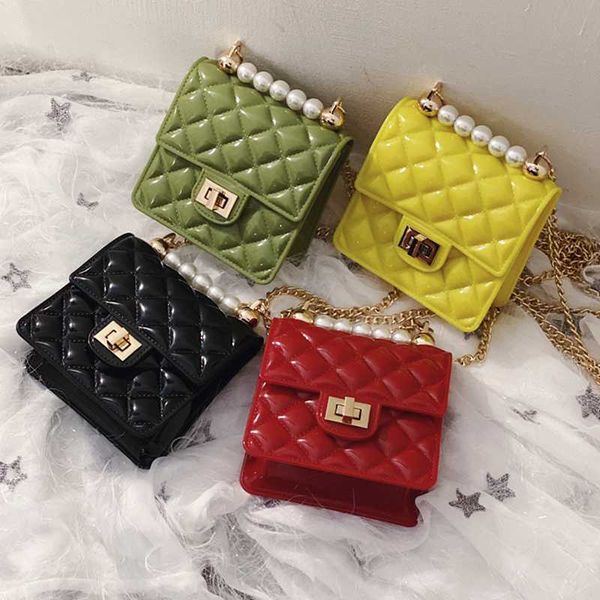 2020 solid colour pu leather lady cute pearl chain jelly diamond lattice women shoulder crossbody flap bag
2020 solid colour pu leather lady cute pearl chain jelly diamond lattice women shoulder crossbody flap bag