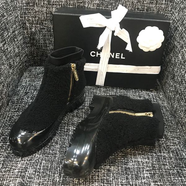 new luxury women's shoes wool snow boots fashion design brand winter women's boots very warm platform, Black
new luxury women's shoes wool snow boots fashion design brand winter women's boots very warm platform, Black