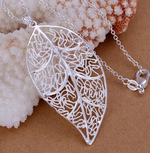 fashion-hollow leaf silver plated leaf pendant necklace single leaf necklace european and american fashion clavicle chain dhl christmas gift 
fashion-hollow leaf silver plated leaf pendant necklace single leaf necklace european and american fashion clavicle chain dhl christmas gift