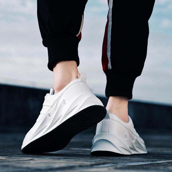 fashion men shoes mesh breathable sneakers walking male footwear new comfortable lightweight running shoes c-200301031
fashion men shoes mesh breathable sneakers walking male footwear new comfortable lightweight running shoes c-200301031