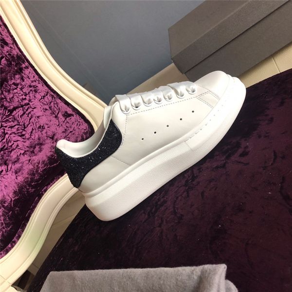 luxury designer casual ace shoes white thick sole leisure sneakers couple loafers for men women size 34-43
luxury designer casual ace shoes white thick sole leisure sneakers couple loafers for men women size 34-43