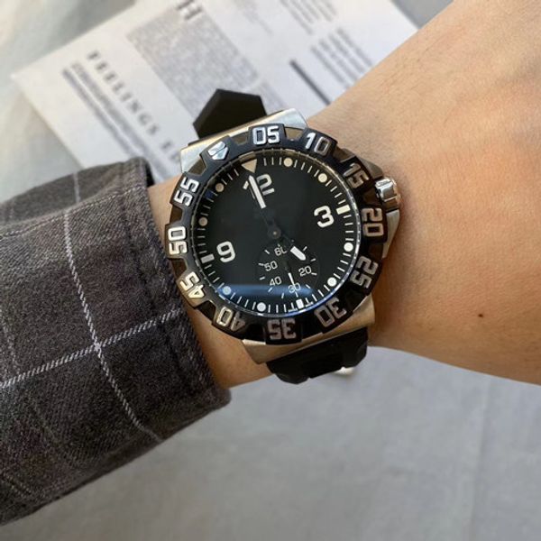 2020 luxury men's watch ,quartz movement, chronograph watch ,male rubber strap men's watch, 42mm dial,waterproof wat, Slivery;brown
2020 luxury men's watch ,quartz movement, chronograph watch ,male rubber strap men's watch, 42mm dial,waterproof wat, Slivery;brown